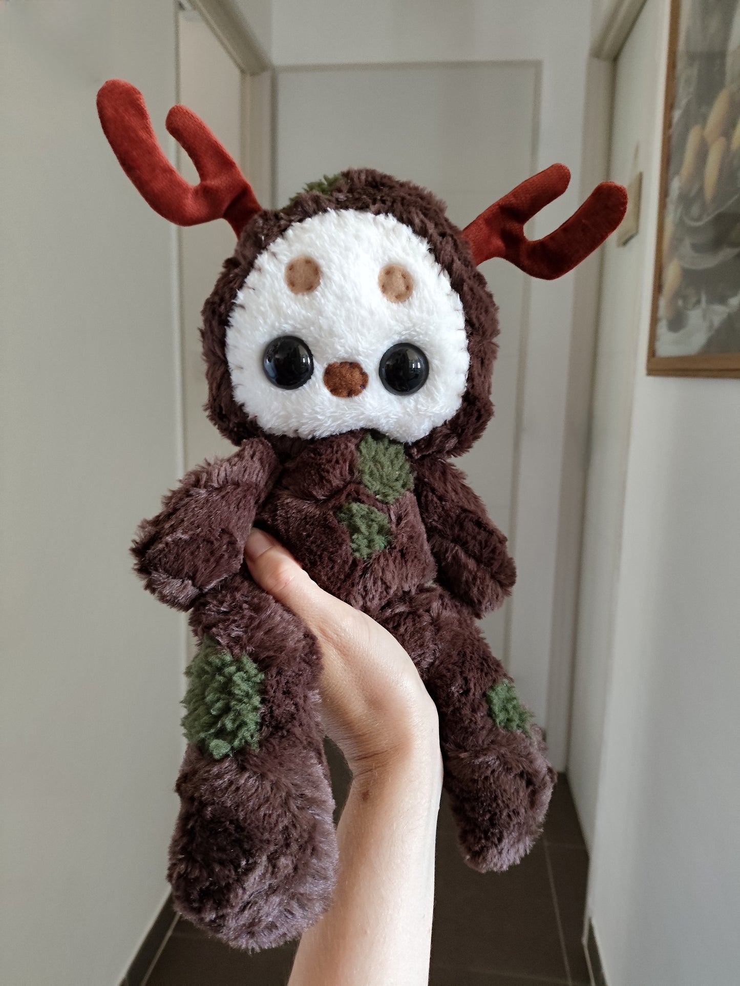 MUD - Sitting Deer Plushie