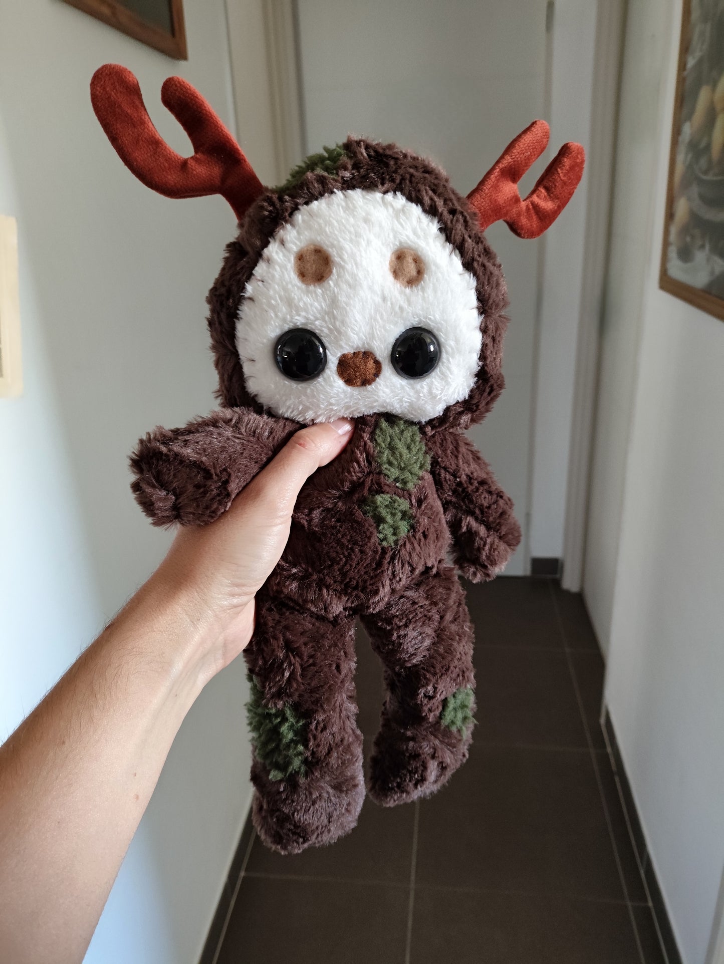 MUD - Sitting Deer Plushie