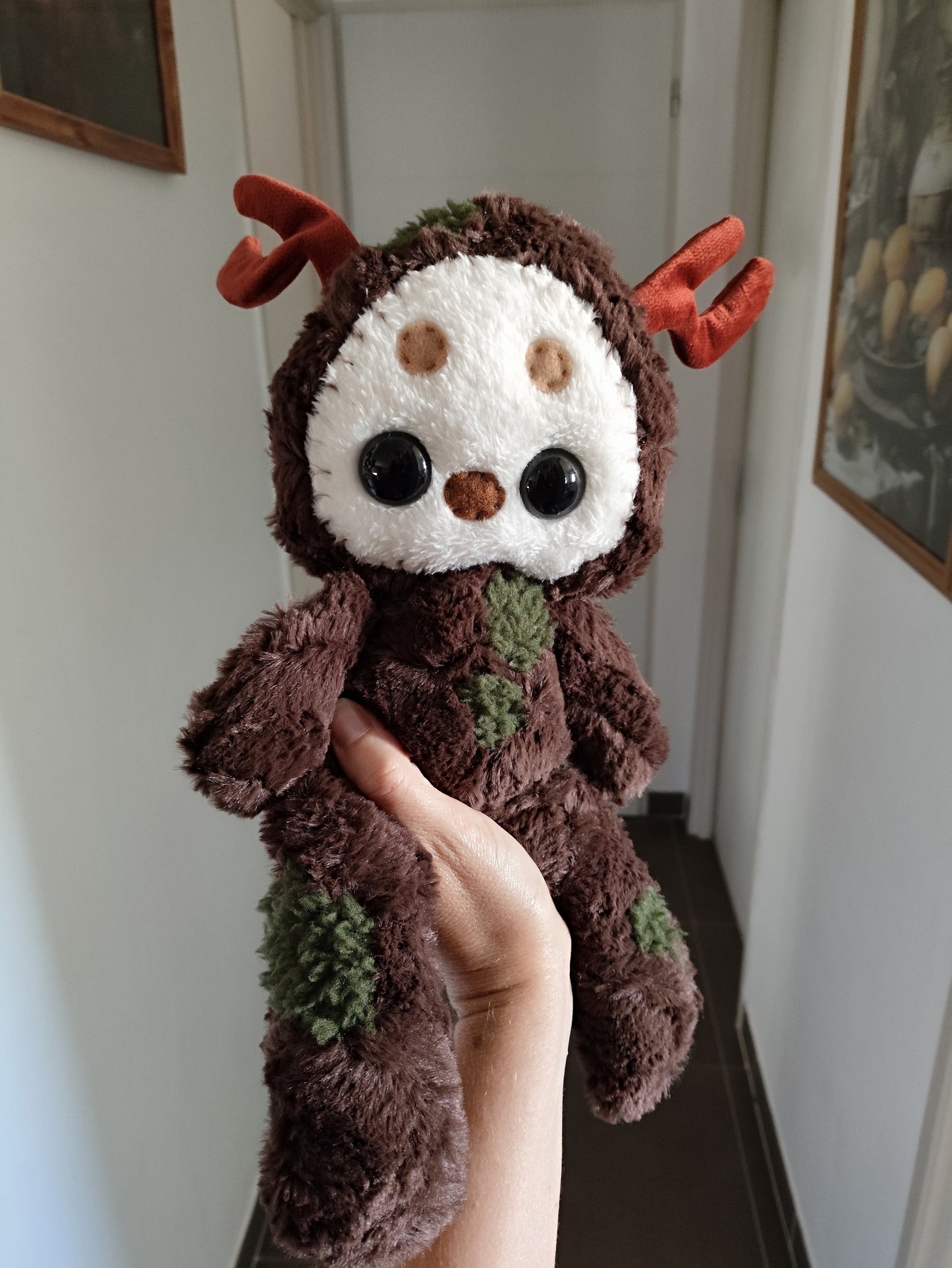 MUD - Sitting Deer Plushie