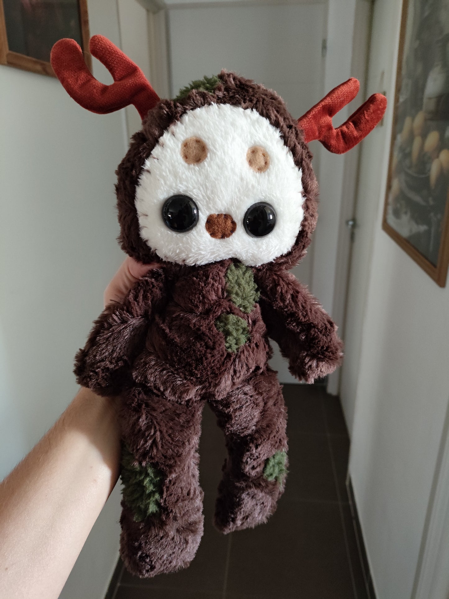 MUD - Sitting Deer Plushie