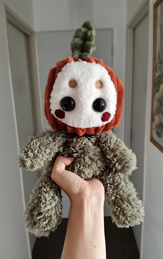 JOE - Sitting Pumpkin plushie
